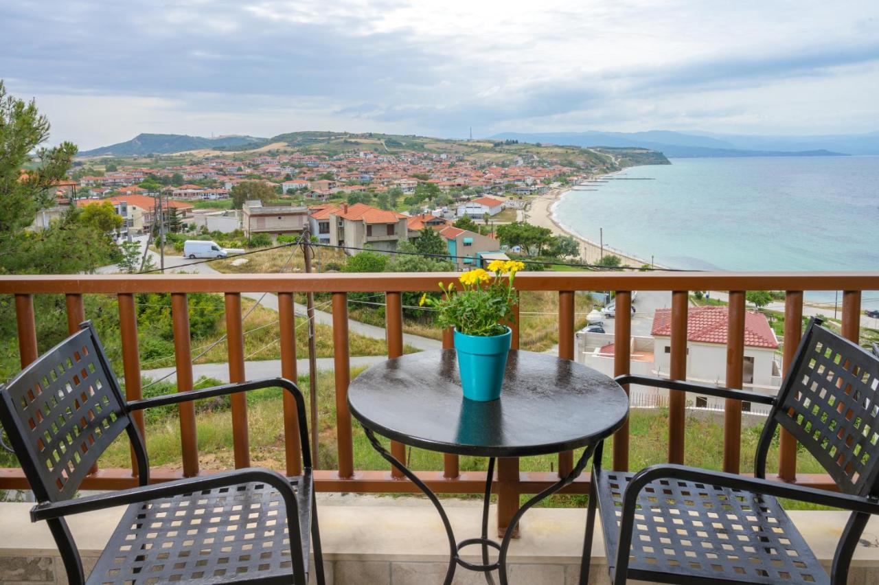 Tavani Villas Nea Roda Exterior photo